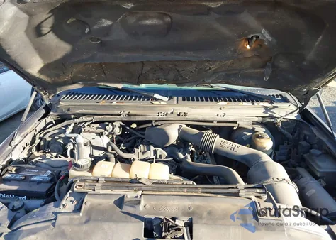 2002 Ford F-250 Lariat/Xl/Xlt из США, поврежденный, VIN 1FTNX21L52EC97861